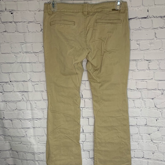 Unionbay Stretch Khaki Colored Pants Size 11 - Picture 3 of 8